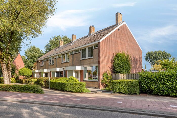 5-kamerhuis te koop in Puttershoek Woonkern, Puttershoek