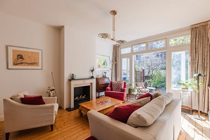 7-kamerappartement te koop in Amsterdam – Gerrit van der Veenstraat, Beethovenbuurt