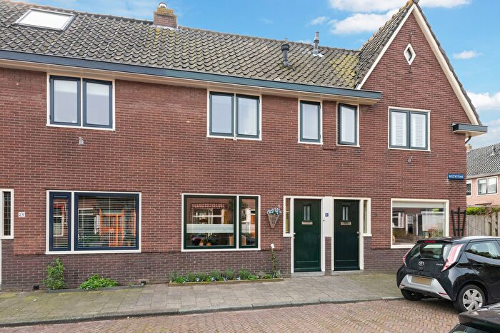 4-kamerhuis te koop in Bloemen- en Bomenkwartier, Woerden