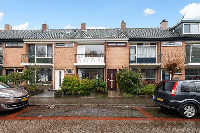5-kamerhuis te koop in Alphen aan den Rijn – Poolsterstraat, Planetenbuurt-Noord