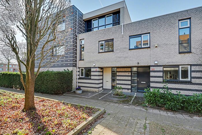 6-kamerhuis te koop in Amazone en omgeving, Dordrecht