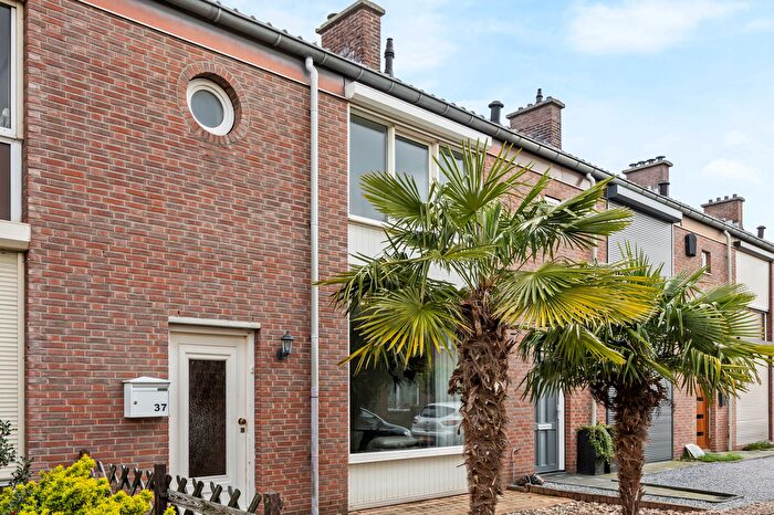 4-kamerhuis te koop in Roermondse Veld, Roermond