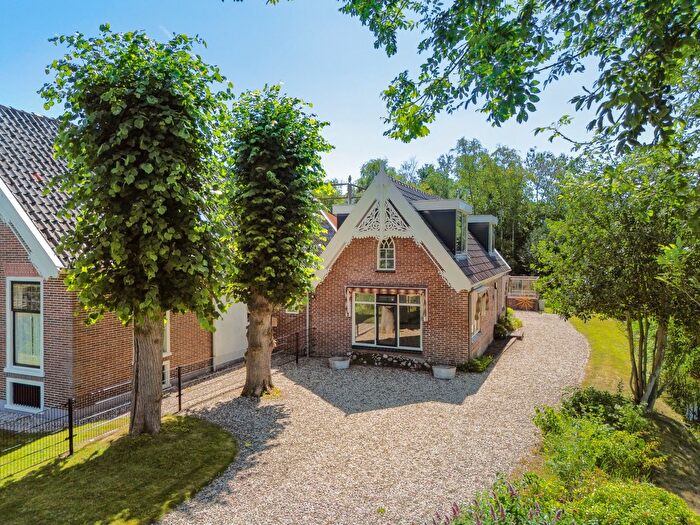 4-kamerhuis te koop in Bedrijventerrein Van Houten, Weesp