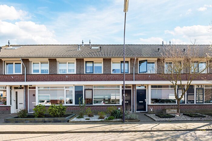 4-kamerhuis te koop in Fijnaart, Fijnaart
