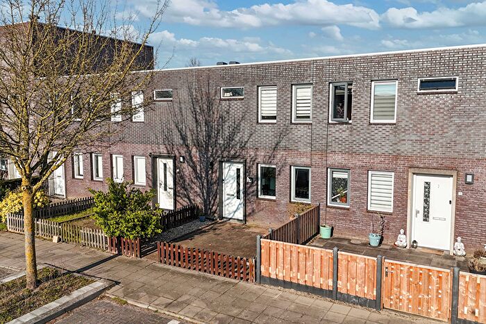 4-kamerhuis te koop in Tussen de Vaarten Z.- Zuidoost, Almere