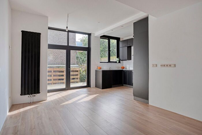 5-kamerappartement te koop in Rotterdam – Schielaan, Overschie