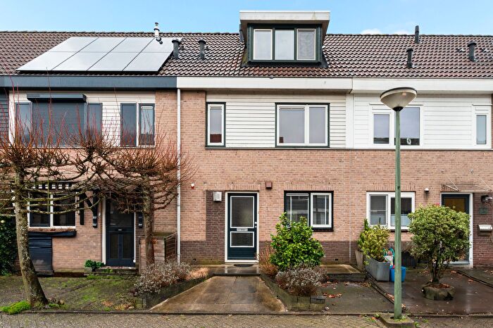 4-kamerhuis te koop in Van den Broek-erf en omgeving, Dordrecht