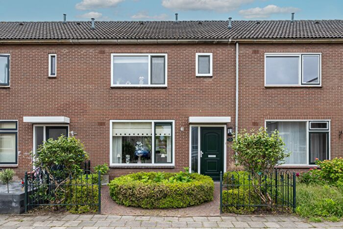 5-kamerhuis te koop in Nieuwe-Tonge woonkern, Nieuwe-Tonge