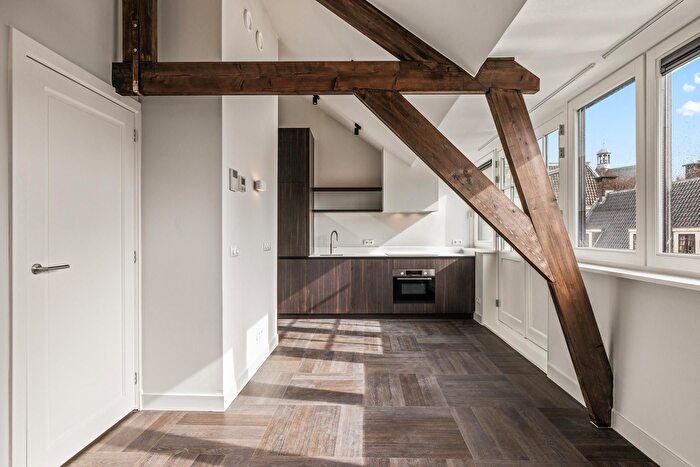 2-kamerappartement te huur in Domplein, Neude, Janskerkhof, Utrecht