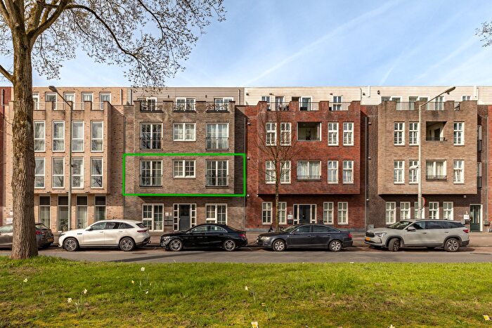 4-kamerappartement te koop in Amsterdam – Troelstralaan, Van Tijenbuurt