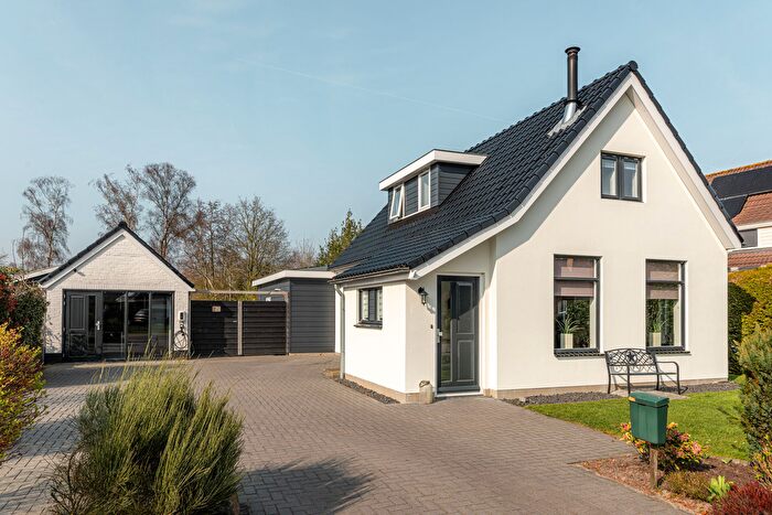 6-kamerhuis te koop in Nieuweschoot, Nieuweschoot