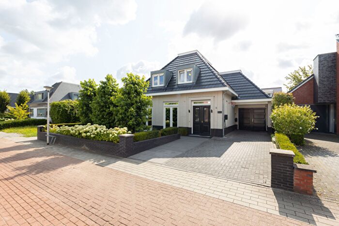11-kamerhuis te koop in De Graven Es, Oldenzaal