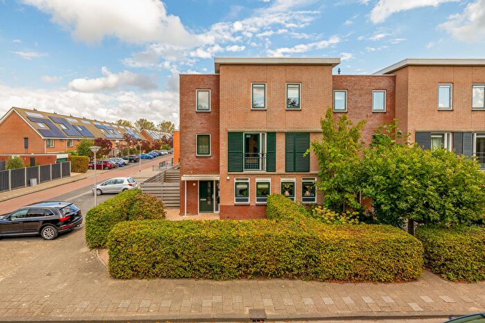 6-kamerhuis te koop in Hellevoetsluis – Rooseveltlaan, Altena
