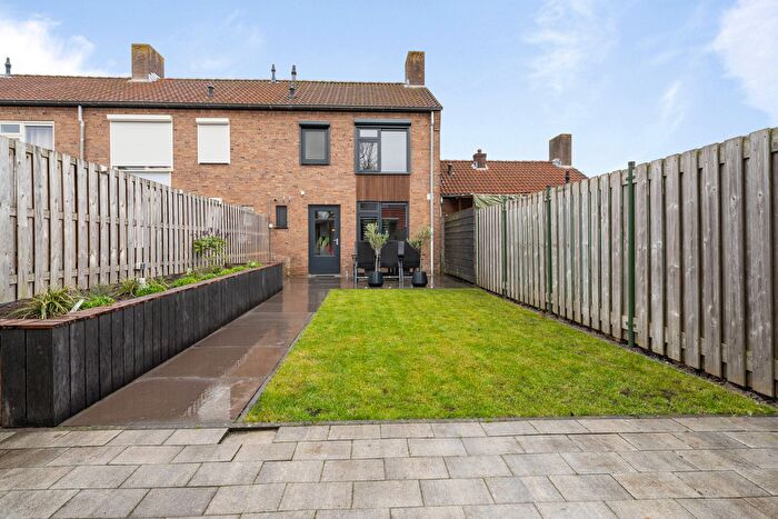 4-kamerhuis te koop in Baai 1, Etten-Leur