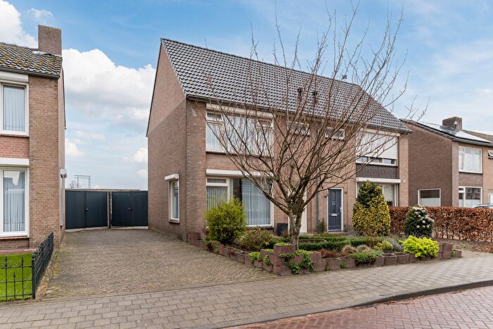 6-kamerhuis te koop in Hapert Zuid-West, Hapert