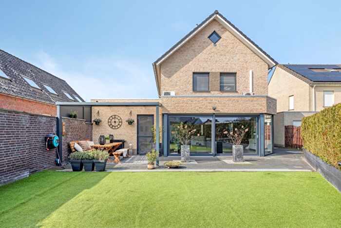 6-kamerhuis te koop in Hingen, Echt