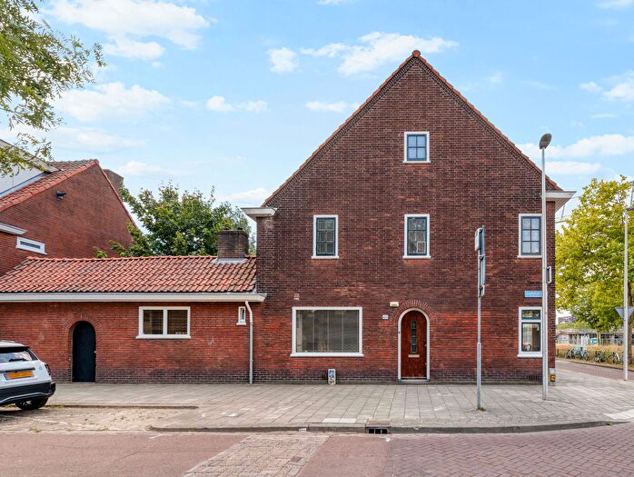 4-kamerhuis te koop in Nieuw Engeland, Th. a. Kempisplantsoen en omgeving, Utrecht