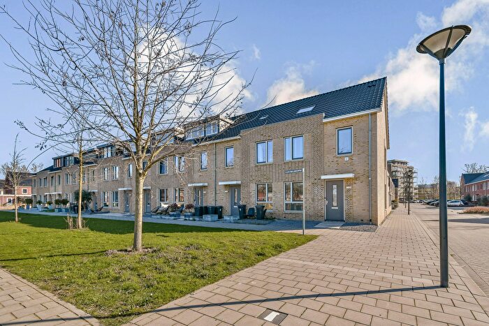 4-kamerhuis te koop in Harga, Schiedam