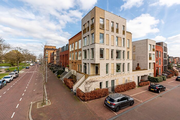 6-kamerhuis te koop in Rotterdam – Kerkhoflaan, Nieuw Crooswijk