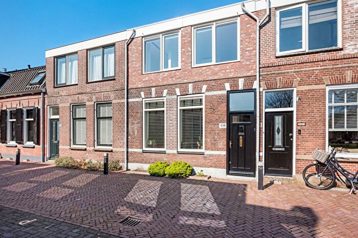 4-kamerhuis te koop in Alphen aan den Rijn – J.W.C. Bloemstraat, Lijsterlaan