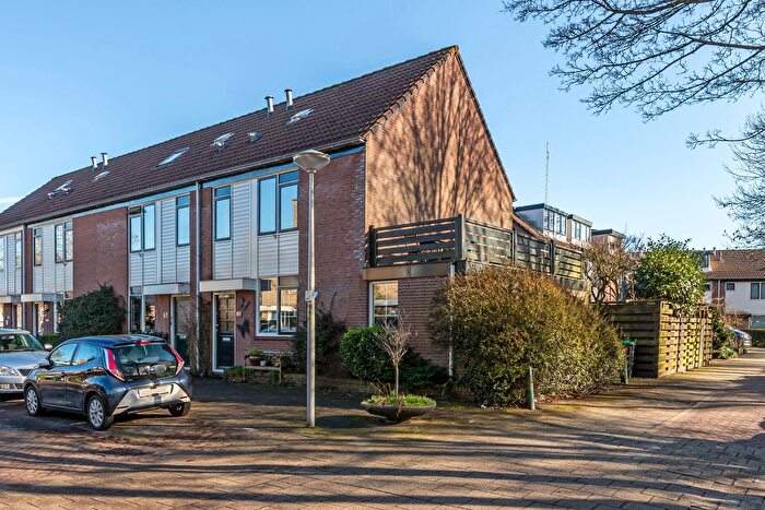 4-kamerhuis te koop in Den Haag – Dr. R.J. Fruinplantsoen, Houtwijk