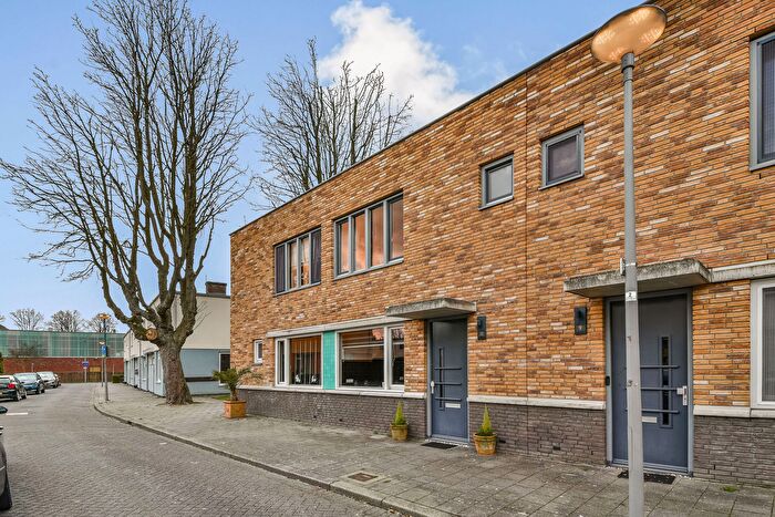 5-kamerhuis te koop in Rotterdam – Buurkamp, Zuidwijk