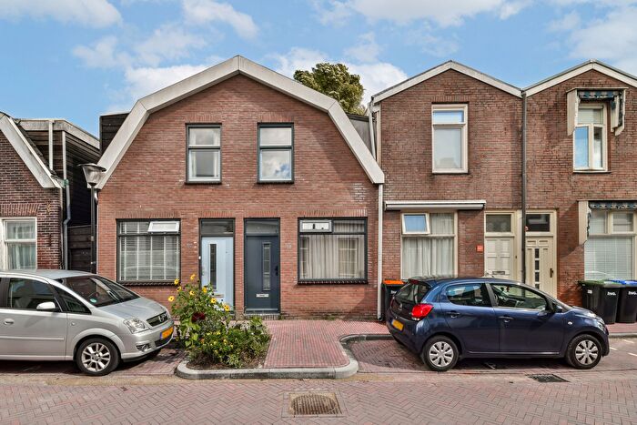 3-kamerhuis te koop in Oud West, Zaandam