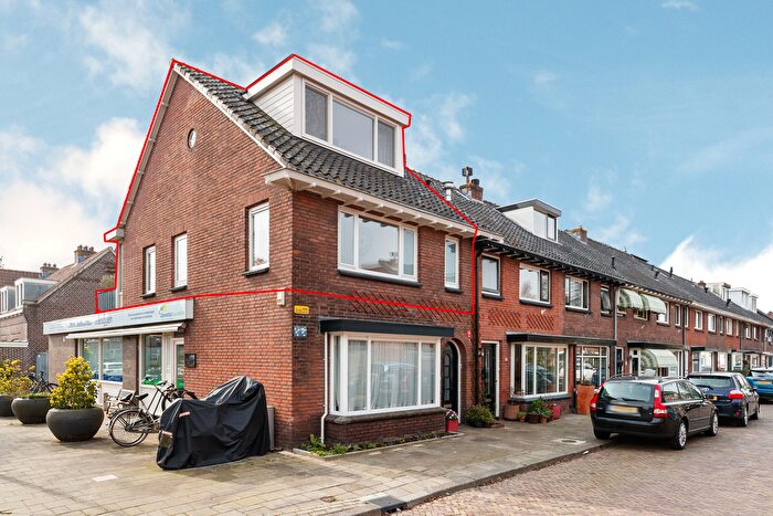 2-kamerappartement te koop in Prins Bernhardplein en omgeving, Utrecht