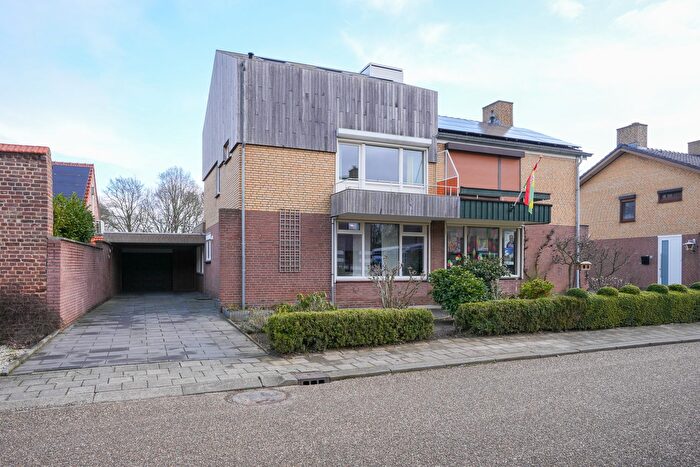 6-kamerhuis te koop in Nieuwstadt Centrum, Nieuwstadt