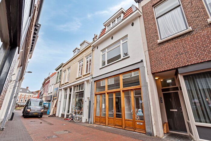 10-kamerhuis te koop in Binnenstad, Tiel