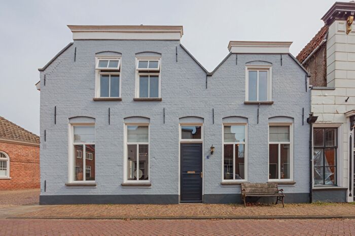 6-kamerhuis te koop in Geertruidenberg-Kom, Geertruidenberg