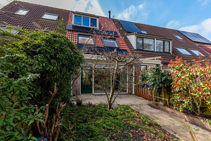 5-kamerhuis te koop in Kunstenaarsbuurt, Capelle aan den IJssel