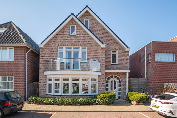8-kamerhuis te koop in Roombeek-Roomveldje, Enschede