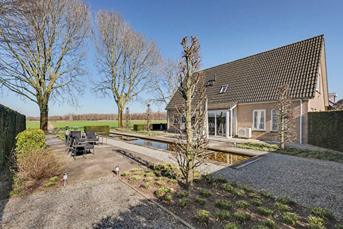 4-kamerhuis te koop in Staatsliedenbuurt, Oosterhout (NB)