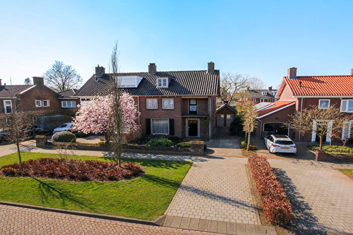 6-kamerhuis te koop in Waalwijk – Burgemeester van Grotenhuisstraat, Besoyen