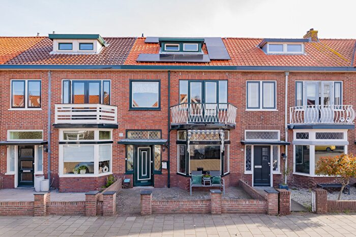 5-kamerhuis te koop in Natuurkundigenbuurt, IJmuiden