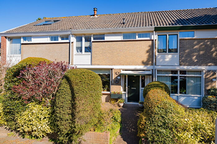5-kamerhuis te koop in Kruisbergbuurt, IJmuiden