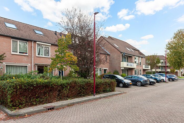 6-kamerhuis te koop in Nieuwegein – Carillonlaan, Zuilenstein-Noord