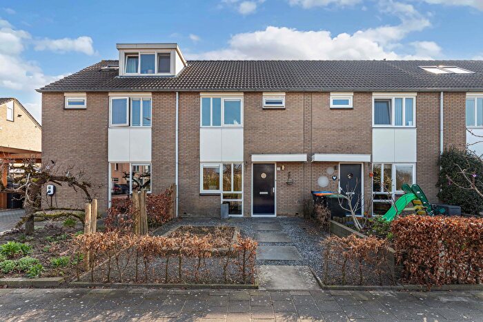 5-kamerhuis te koop in Emmeloord – Veluwelaan, Emmeloord-de Erven