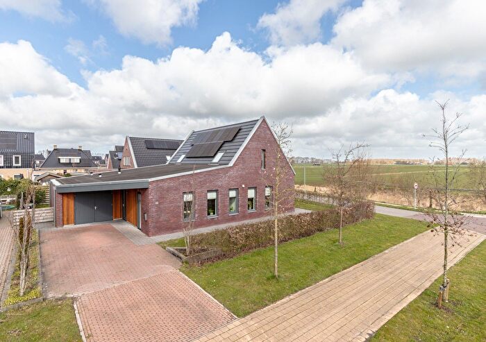 6-kamerhuis te koop in Verspreide huizen Zuidhorn, Zuidhorn