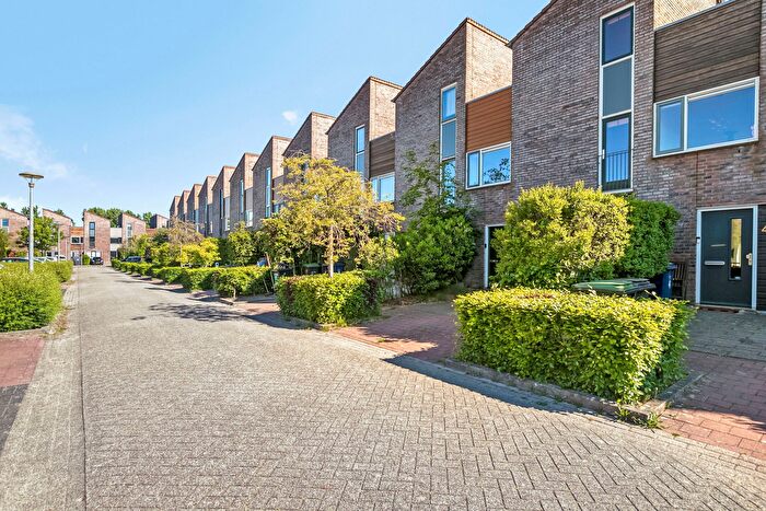 3-kamerhuis te koop in Almere – Dinsdagstraat, Seizoenenbuurt Noord