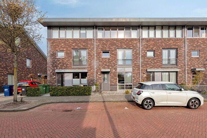 6-kamerhuis te koop in Den Haag – Senecastraat, De Lanen