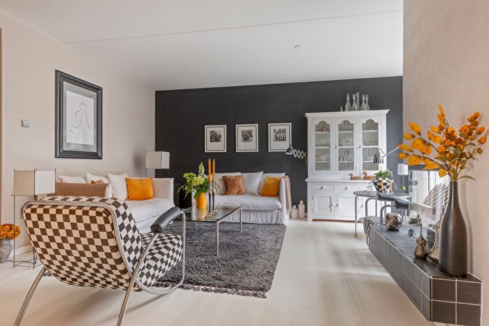 6-kamerhuis te koop in Hoogvliet Rotterdam – Tureluur, Hoogvliet Zuid