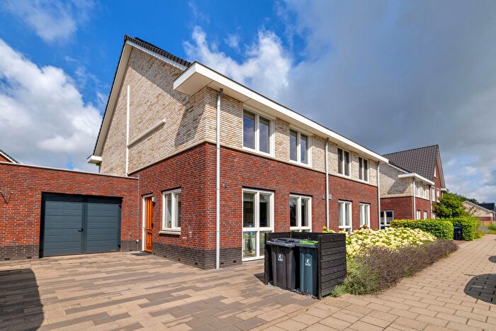 5-kamerhuis te koop in Kanaalzicht, Hellevoetsluis