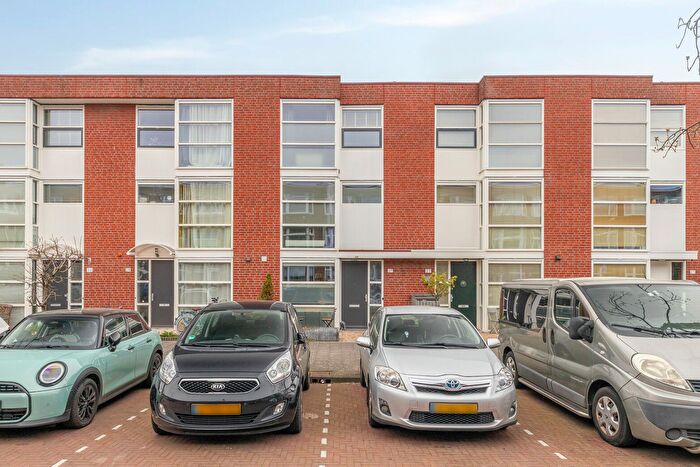 5-kamerhuis te koop in Den Haag – Amerongenstraat, Leyenburg