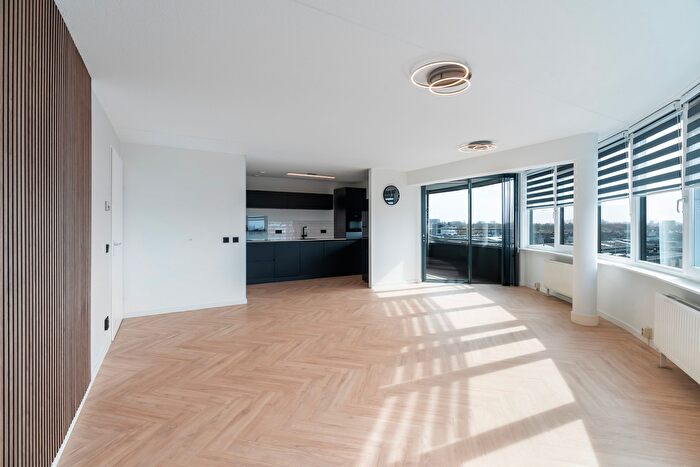 3-kamerappartement te huur in Parkbuurt oosteinde, Den Haag