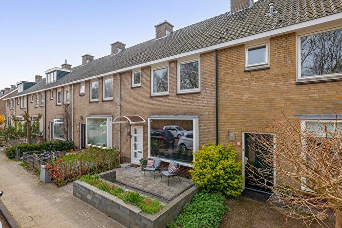 5-kamerhuis te koop in Zevenhuizen Bloemenbuurt, Zevenhuizen (ZH)