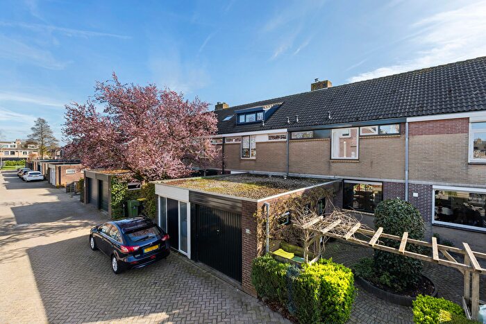 5-kamerhuis te koop in Numansdorp Woonkern, Numansdorp
