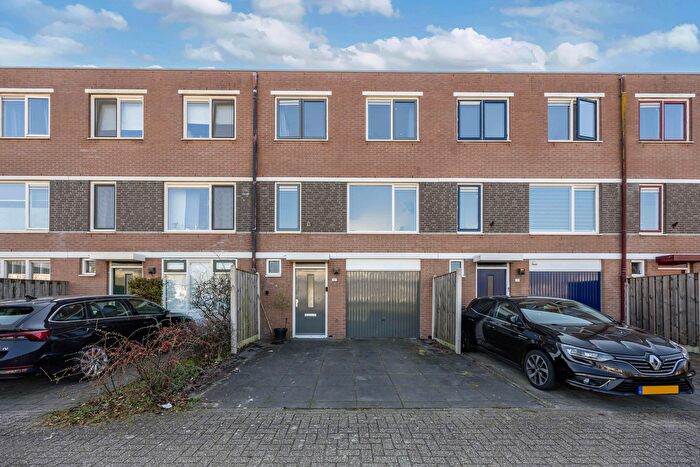4-kamerhuis te koop in Muziekwijk N.-Noordwest, Almere