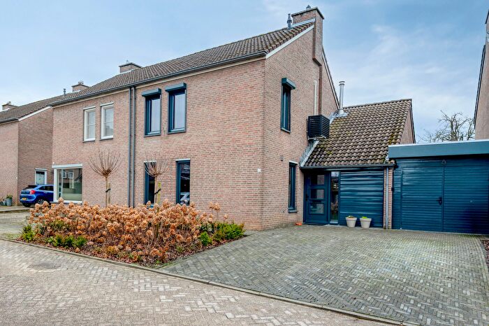 6-kamerhuis te koop in Born, Born